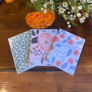 FREE w/ Purchase 4 Piece Floral Notecard Set!